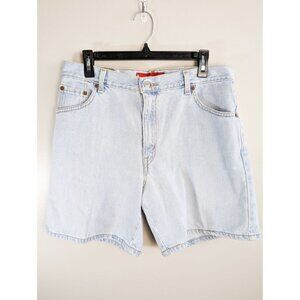 Levi's Classic Fit Light Wash Relaxed Mom Shorts 14/32